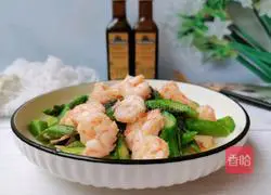 Illustration of how to make fried asparagus and shrimps 15