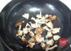 Stir-fried rapeseed with mushrooms Illustration of how to do it 4