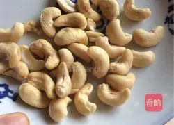 Illustration of how to make cashew nut shrimp 4