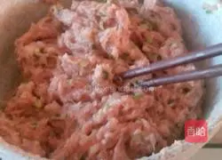 Water Illustration of how to make skewered meatballs 1