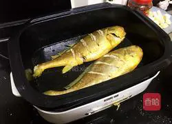 Illustration of braised yellow croaker in spicy sauce 5