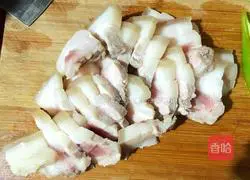 Illustration of how to make twice-cooked pork with black soybean, tea tree mushroom and twice-cooked pork 5