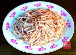 Illustration of how to make hand-shredded red oil spicy pork shreds 7