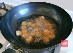 Illustration of how to cook shrimps with chili pepper during the Lantern Festival on the 15th day of the first lunar month 5