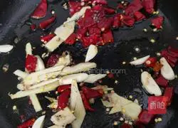 Illustration of how to make spicy herring cubes 6