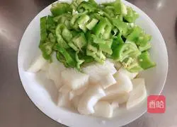 Illustration of how to make stir-fried elbow pork with pepper 2