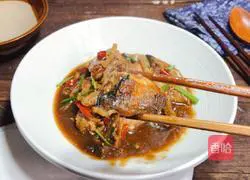 Illustration of home-cooked braised hairtail 8