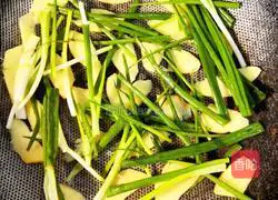 (Waterless version) Illustration of how to cook scallions and boiled grass shrimps 3