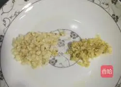 Illustration of how to make spicy squid flowers 4