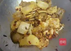 Illustration of how to make hillbilly twice-cooked pork 3