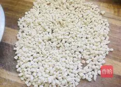 Illustration of how to make stir-fried mutton dumplings 5