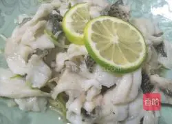 Illustration of how to make Fujian-style boiled fish fillets 6