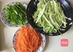 Illustration of how to make seafood fried rice noodles 7