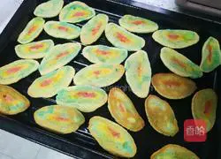 Illustration of how to make rainbow cookies 13