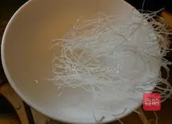 Illustration of steamed scallops with garlic vermicelli 2