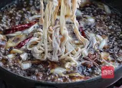 Illustration of braised duck intestines 6