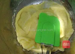 Illustration of how to make homemade swan puffs 4