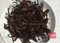 Illustration of making sauced duck tongue 7