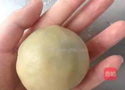 Illustration of how to make Cantonese bean paste and egg yolk mooncakes 12