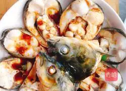 Illustration of how to make pickled pepper and garlic fish 7