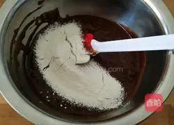 Illustration of how to make lava chocolate cake 10