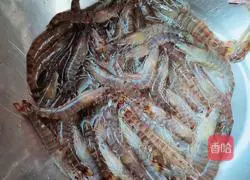 Illustration of how to cook shrimps 1