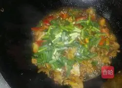 Illustration of how to make stir-fried twice-cooked pork 6