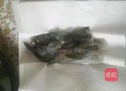 Illustration of how to make pineapple shrimp balls 2