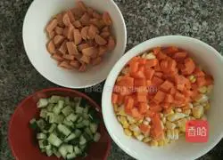 Illustration of how to make salt and pepper corn kernels 1