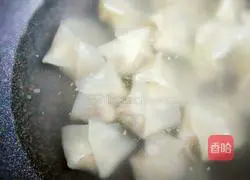 Illustration of how to make red oil hand-cooked 7