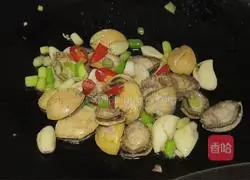 Illustration of how to make stir-fried abalone with soy sauce 4