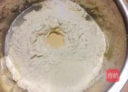 How to make sausage buns Illustration 1