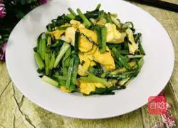 Illustration of how to make garlic scrambled eggs 7