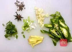 Illustration of how to cook chicken legs stewed with potatoes (pressure cooker version) 3