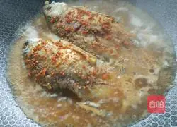 Illustration of braised crucian carp 8