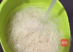 Illustration of how to make beef and carrot pasta 5