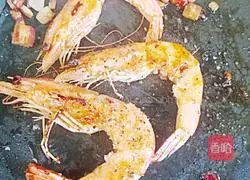 Olives and lemons Illustration of how to make shrimp 8