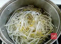 Illustration of home-style boiled fish 4