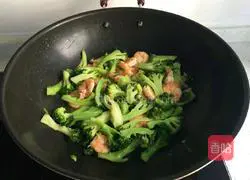 # Northeast# Stir-fried shrimps with broccoli illustration 9