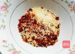 Illustration of how to make garlic white meat 6