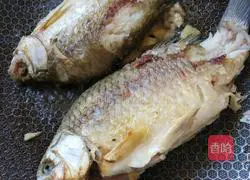 Illustration of braised crucian carp 6