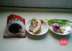 Illustration of how to make twice-cooked pork with flavored black bean sauce 3