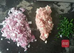 Illustration of how to make fried rice noodles with tomato sauce 2