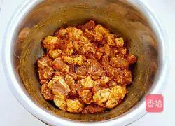 Illustration of how to make toothpick mutton skewers 5