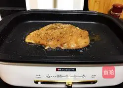 Illustration of how to cook chicken breasts with lemon, black pepper and black pepper 4