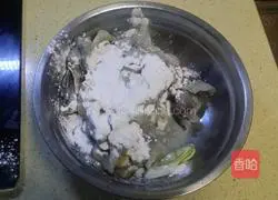 Illustration of how to make Sichuan spicy boiled fish 6