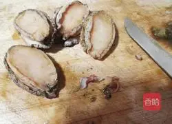 Illustration of how to make abalone fish maw soup 8