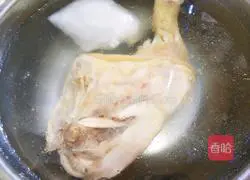 Illustration of how to make spicy chicken with saliva 4