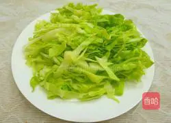 Stir-fried spring cakes with shredded cabbage and pork Illustration of how to do it 1