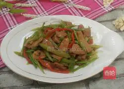 Illustration of how to make stir-fried yellow beef 6